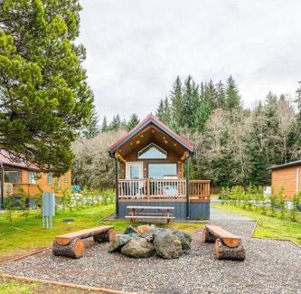 Forks Apartment | Rainforest Tiny Home Retreat 29
