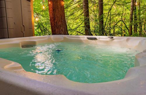 Paradise Estates House | Rainier Vintage Retreat With Hot Tub-Fireplace-WiFi