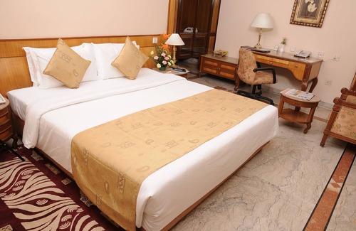 Alwarpet Hotel | Raj Park Chennai