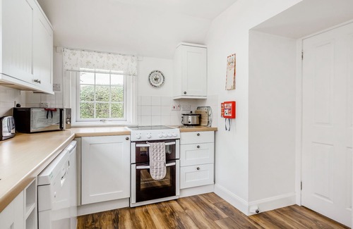 Newtyle Cottage | RALSTON BOTHY, pet friendly, luxury holiday cottage in Blairgowrie