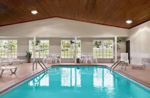 Elizabethtown Hotel | Ramada by Wyndham Elizabethtown