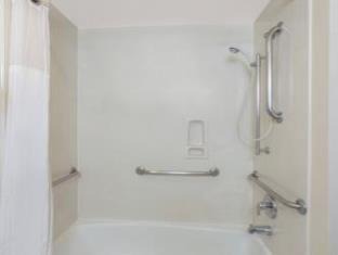 Fresno Hotel | Ramada by Wyndham Fresno Northwest