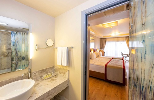Asmali Mescit Hotel | Ramada by Wyndham Istanbul Pera