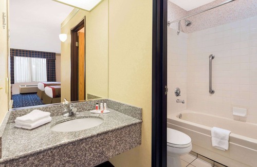 Kent Hotel | Ramada by Wyndham Kent Seattle Area
