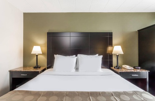 Newburgh Hotel | Ramada by Wyndham Newburgh/West Point