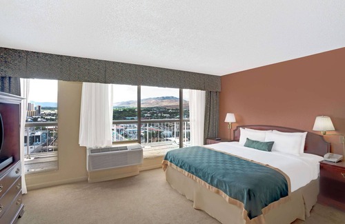Northeast Reno Hotel | Ramada by Wyndham Reno Hotel and Casino