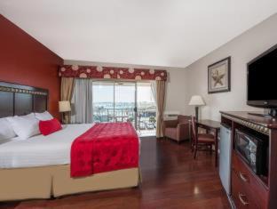 Roseville - Fleet Ridge Hotel | Ramada by Wyndham San Diego Airport