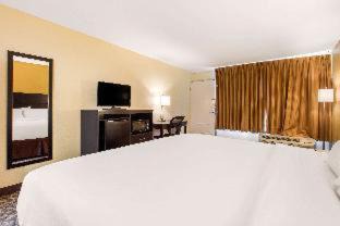 Santee Hotel | Ramada by Wyndham Santee I-95