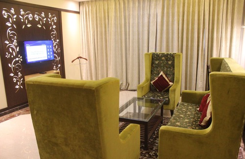 Chandauli Hotel | Ramada by Wyndham Varanasi Katesar