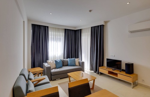 Kusadasi City Centre Hotel | Ramada Hotel & Suites by Wyndham Kusadasi
