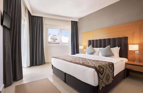 Kusadasi City Centre Hotel | Ramada Hotel & Suites by Wyndham Kusadasi