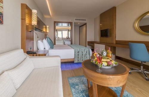 Kusadasi City Centre Resort | Ramada Resort by Wyndham Kusadasi
