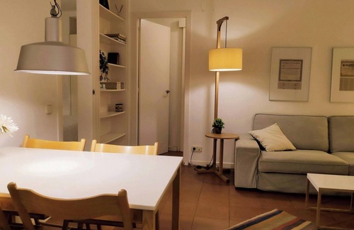 Gothic Quarter Apartment | Rambla-Plça Catalunya 2BR, monthly stays -R.H
