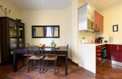 El Poble-sec Apartment | RamblasRentals Design Renovated Apartment AC Balcony10m Ramblas - Parking - Wifi