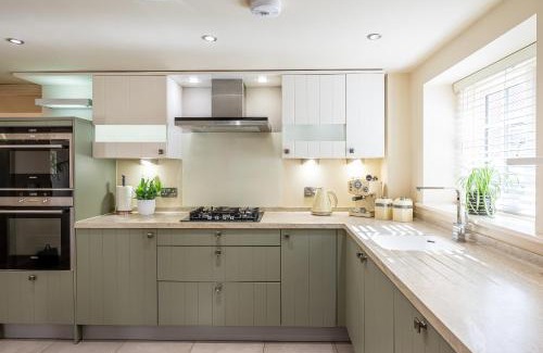 Sandsend House | Rambling Rose