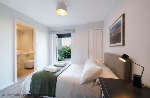 Gosport House | Rampart View