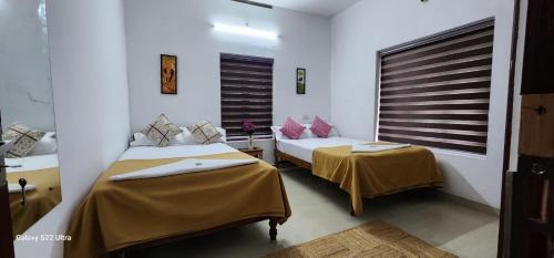Varkala House | Rams Guest House Samudra-Walk to Cliff,Odayam,Black Beach Varkala