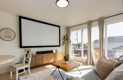 Ramsay House | Ramsay Retreat Spa Vibes Hot Tub & Skyline Views