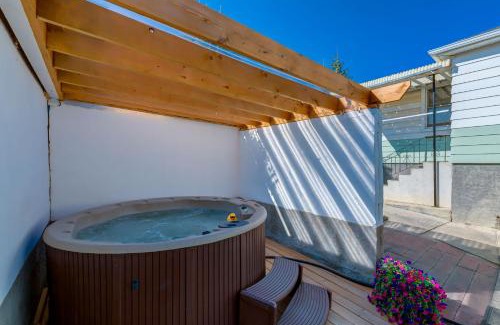 Ramsay House | Ramsay Retreat Spa Vibes Hot Tub & Skyline Views