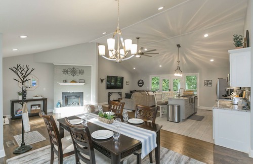 Madison House | RANCH BEAUTY- 5Bd/3Ba, King Beds, Mins to Broadway, Opry & Airport - Sleeps 12!