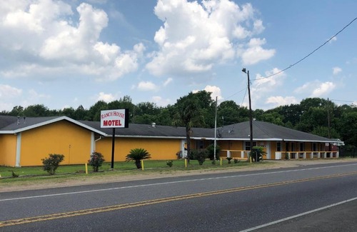 Effie Hotel | Ranch House Motel Marksville