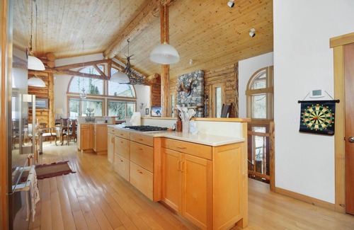 Hailey House | Ranch living- Log cabin fully gated property with gorgeous views and ambiance!