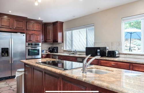 Encinitas House | Rancho Santa Fe gated residence