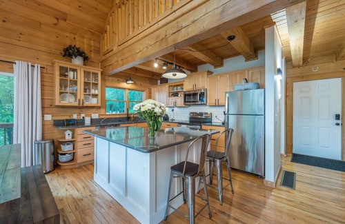 Maggie Valley House | Range Views - Sleeps 6, Firepit, Hot Tub
