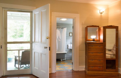 Historic Montford House | Rankin House Inn, Aunt Betsy's Room