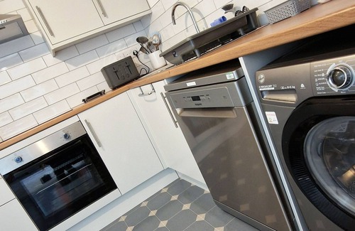 Bridlington Old Town Cottage | Ransdale Cottage - a cottage that sleeps 6 guests in 3 bedrooms
