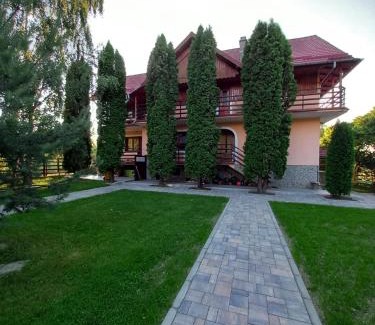 Cristian House | Rapsodia Muntilor