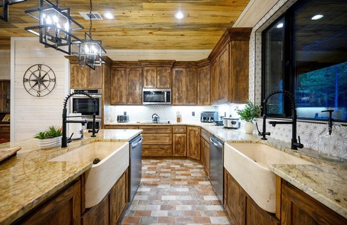 Pickens House | Rare Breed | 8 Bedrooms | Pool | Pickleball | Playset | EV Outlet