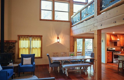 Wishon House | Rare Deluxe Family Cabin - Yosemite & Bass Lake