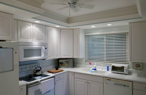 Park Shore Condo | Rare find for Dec-Jan: 2nd floor Parkshore condo