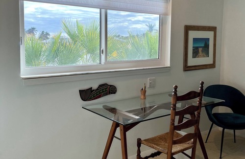 Park Shore Condo | Rare find for Dec-Jan: 2nd floor Parkshore condo