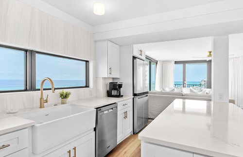 Miramar Beach Condo | Rare Front Stack Remodeled 2 bedroom Gem in Mainsail- Free Beach Service!