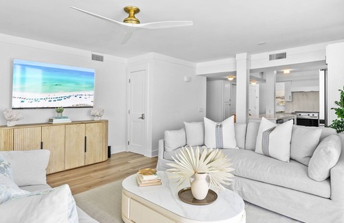 Miramar Beach Condo | Rare Front Stack Remodeled 2 bedroom Gem in Mainsail- Free Beach Service!