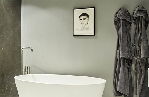 Barbican Apartment | Rare, Luxurious Home in Private Courtyard