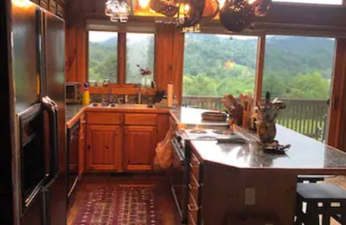 Cullowhee House | Rare Mountain Double Vision Lake Glenville Private Rd King Bed Pet Friendly