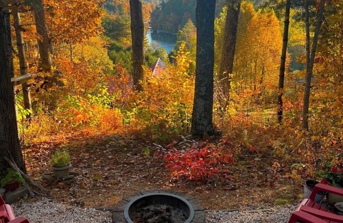 Cullowhee House | Rare Mountain Double Vision Lake Glenville Private Rd King Bed Pet Friendly