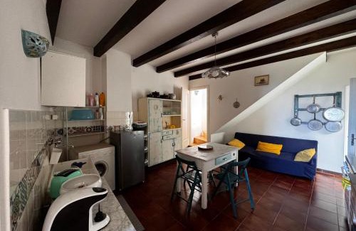 Vibonati Apartment | RARE Soggiorno Elegante