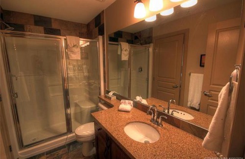 South Pandosy Apartment | Rare Three Bedroom at Playa #372