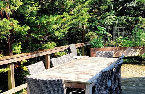 Ocean Bay Park House | Rarely available: Idyllic FI 3BR Garden Getaway in OBP, 6 houses from beach