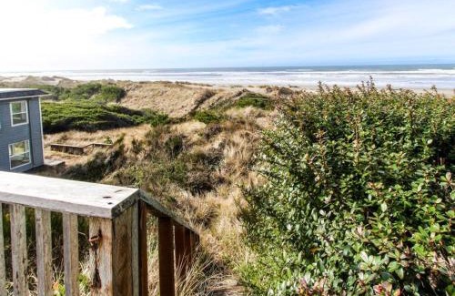 Florence House | Rascals Oceanfront Retreat