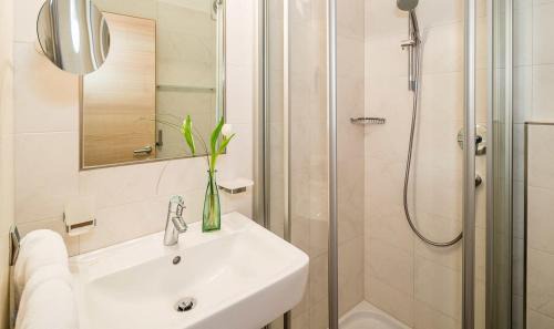 Lagundo Apartment | Rasnerhof Ferienwohnung Talblick