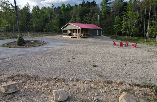Wilmington House | Raspberry cottage-w/sauna and EV chargernminutes from Whiteface and Lake Placid
