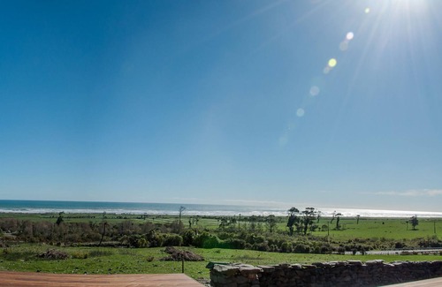 Barrytown House | Rataview Accommodation