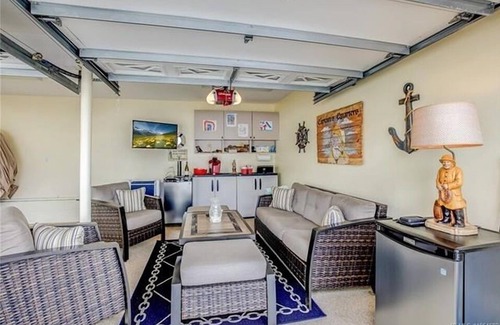 Ship Bottom Condo | RATED AS LBI's BEST RENTAL - NEW