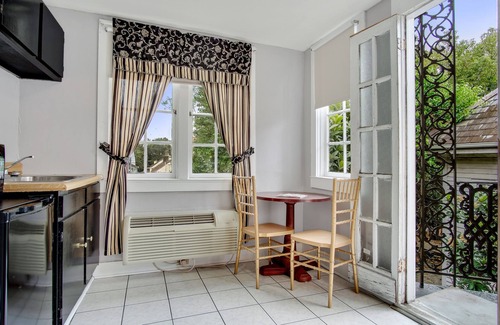 New Orleans Hotel | Rathbone Mansions