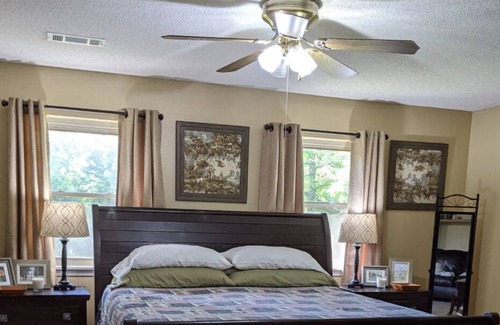 Booneville Cabin | Rattlesnake Ranch